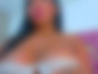 Valentina MILF webcam performer live streaming