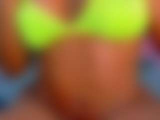 Live cam show with Valentina - Athletic Ebony on StripNow