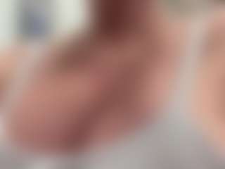 AlenaCroft's Live Sex Cam Show