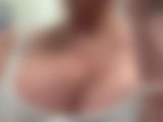 AlenaCroft's Live Sex Cam Show