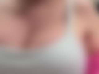 AlenaCroft's Live Sex Cam Show