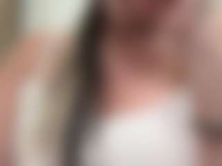 Live cam show with AlenaCroft - Curvy on Camiplay Live