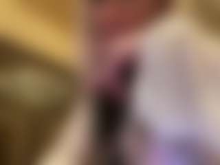 Live cam show with AlenaCroft - Big Ass Big Tits on Dare Cams