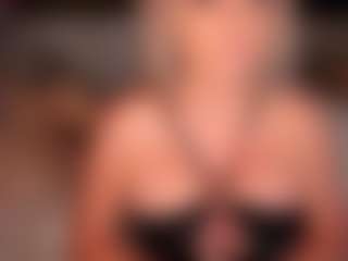 AlenaCroft's Live Sex Cam Show