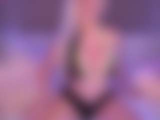 AlenaCroft MILF webcam performer live streaming