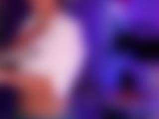 Live cam show with AlenaCroft - Big Ass MILF on Hubzter Live