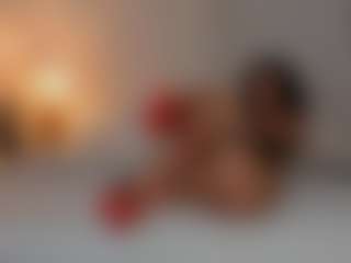 Live cam show with Ethel Ms Adams - Brown Eyes on CamwithHer