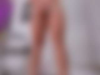 Live cam show with Karol Sweet - Fingers on SmokeAndPoke