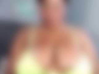 Live cam show with Rachel - Big Ass on galaxygirlnitro.com