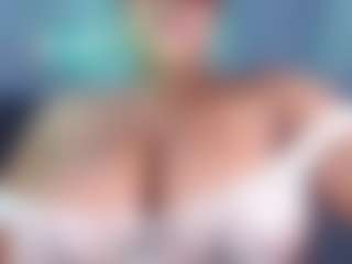 Live cam show with Rachel - Gagging on sexylive.show
