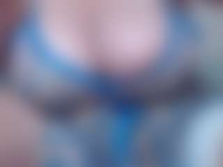 Live cam show with Misslissa - Spy MILF on AdultVida.com
