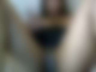 Live cam show with Tammygold - Glasses on SxyPornLive