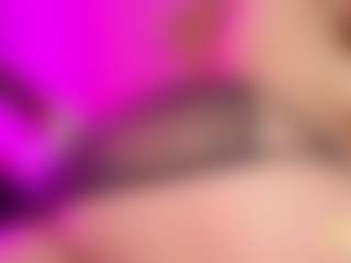 Live cam show with LiindaEvans - Spank on sexytreat.net