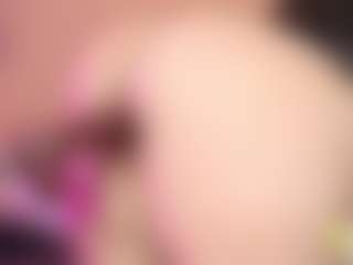 Live cam show with LiindaEvans - Blowjob on sexylivex.com