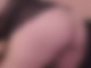 Live cam show with LiindaEvans - Cute on Camsoda