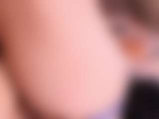 Live cam show with LiindaEvans - Amateur Curvy on CamClone