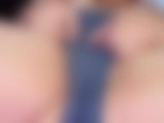 Live cam show with LiindaEvans - Erotic on Camming Site