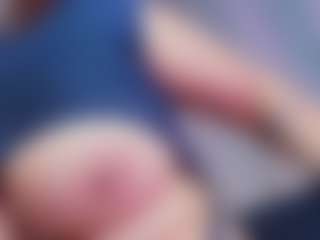 Live cam show with LiindaEvans - Milk on Free Soda