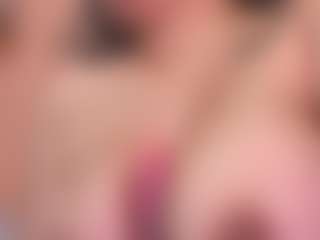 Live cam show with LiindaEvans - HD Curvy on CamClone