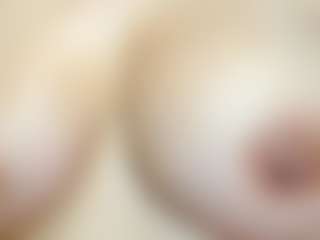 Live cam show with LiindaEvans - HD on Streamer API