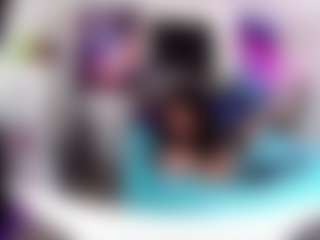 Live cam show with Real Goddess Dream - Living Room on boobsie.com
