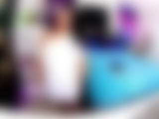 Live cam show with Real Goddess Dream - Brown Eyes Ebony on Streamer API