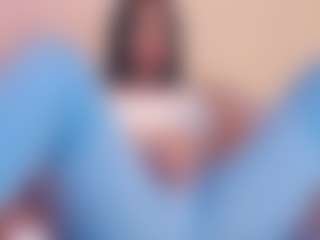 Live cam show with rosalielust - College on AdultVida.com