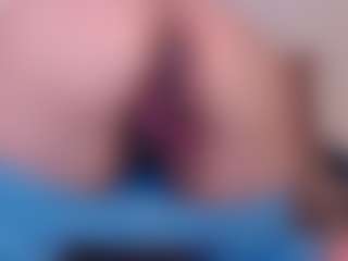 rosalielust's Live Sex Cam Show