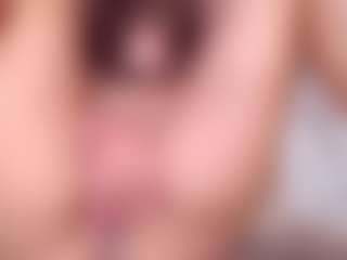 sweetykitty's Live Sex Cam Show