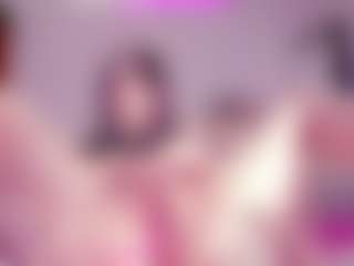 Live cam show with kitty Mary Marie - Flashing on Camsoda