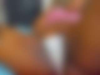 Live cam show with E L I E T T E - Big Nipples on Streamer API