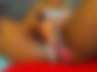 Live cam show with E L I E T T E - Brown Hair on Soda Cam