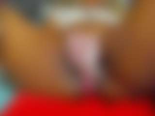 Live cam show with E L I E T T E - Average on Camsoda