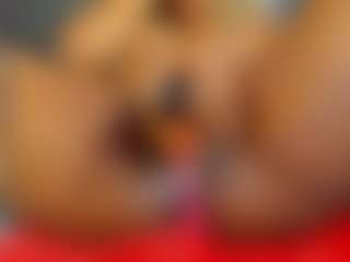 Live cam show with E L I E T T E - Average on Camsoda