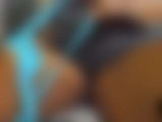 Live cam show with E L I E T T E - Deepthroat on Camsoda