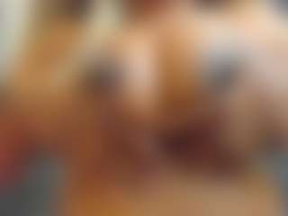 Live cam show with E L I E T T E - Black Fetish on TastyBlacksLive