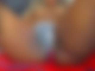 Live cam show with E L I E T T E - Strip on hotwifechat.live