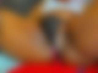Live cam show with E L I E T T E - Big Nipples on Porn Luv