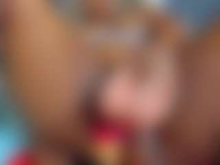 Live cam show with E L I E T T E - Spank Ebony on AdultVida.com