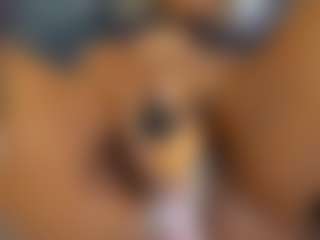 Live cam show with E L I E T T E - Big Nipples on Camming Site