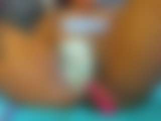 Live cam show with E L I E T T E - Double Penetration on CamwithHer