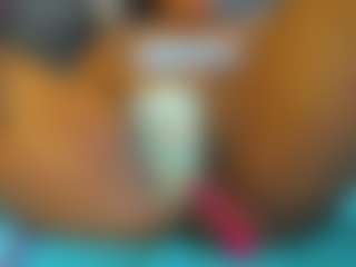 Live cam show with E L I E T T E - Tittyfuck on Dolls Live