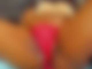 Live cam show with E L I E T T E - Brown Eyes Black on Milfs Live