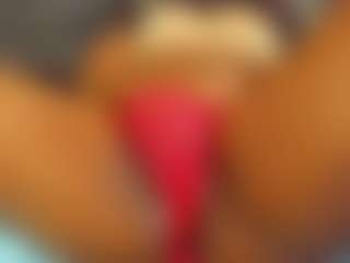 Live cam show with E L I E T T E - Ebony Toys on Camming Site