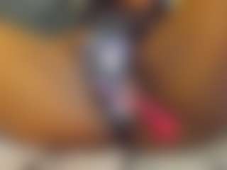 Live cam show with E L I E T T E - Colombia on CamSodaAdn