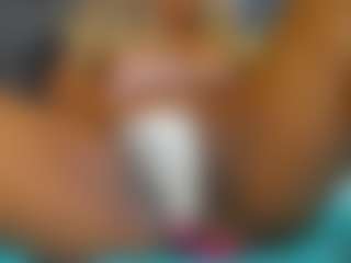 Live cam show with E L I E T T E - Colombia on CamClone