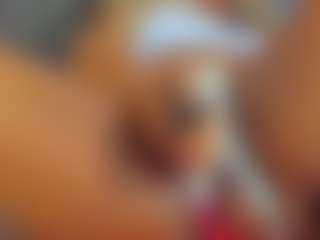 Live cam show with E L I E T T E - Brown Hair on Milfs Live
