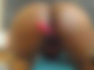 Live cam show with E L I E T T E - Bedroom Black on Gym Cam Girls