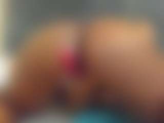 Live cam show with E L I E T T E - Black Squirt on makecum.org