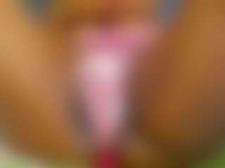 Live cam show with E L I E T T E - Average on Camsoda